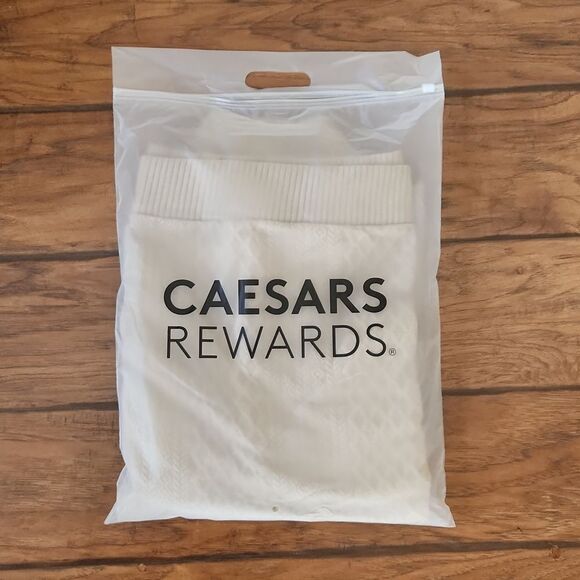 Caesars Rewards beige 4 button front Men's XXL beige long sleeve sweater New - Picture 2 of 9